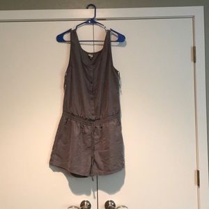 Gray bench romper